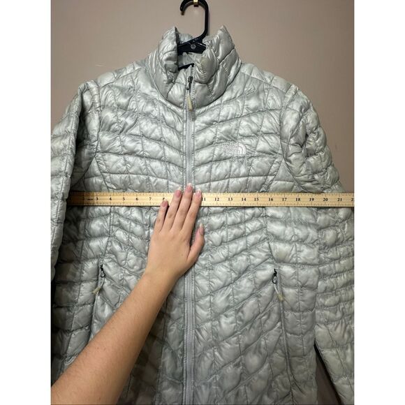 The North Face® ThermoBall™ Trekker Insulated Packable Puffer Jacket Women's M - Picture 8 of 12